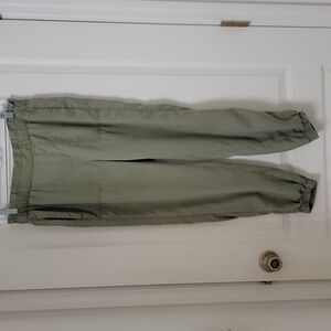 LOFT Size S Olive Green Utlity Jogger, 100% Lyocel, Excellent Used Condition